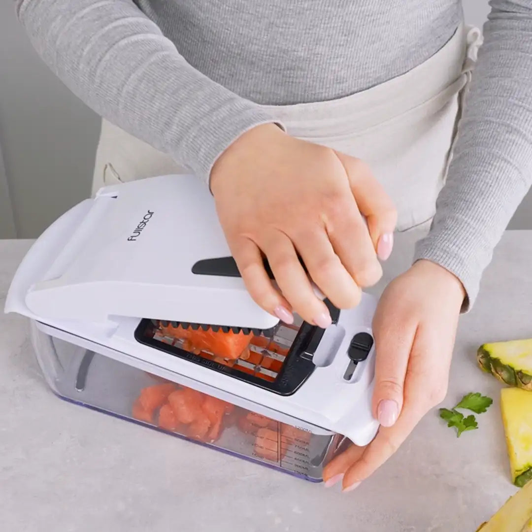 cutting carrots w/ fullstar veggie chopper